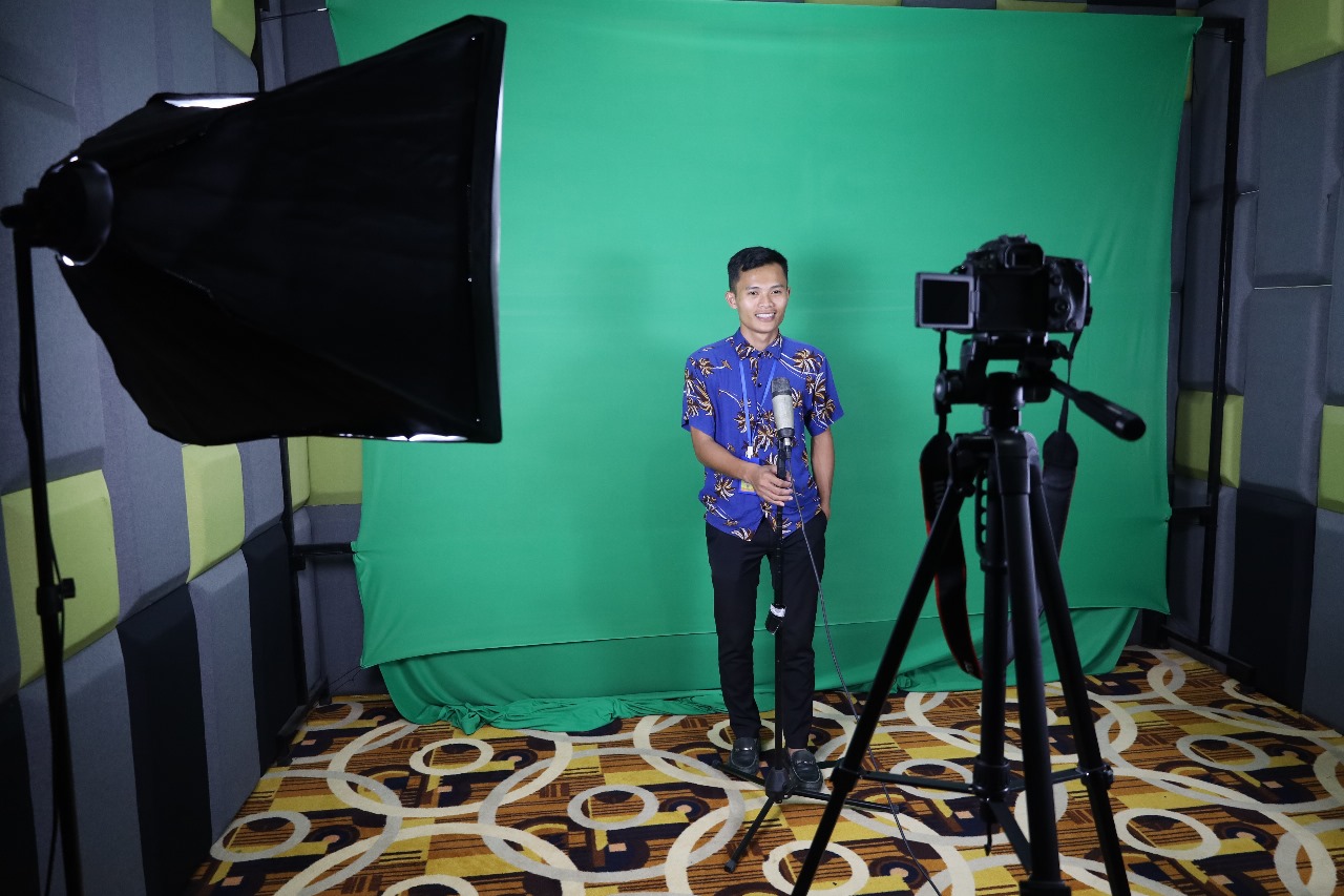 STUDIO